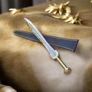 Replica della spada Riptide di Percy Jackson fatta a mano. Spada fantasy con fodero in pelle.
