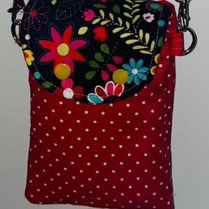 Bolso Sarah de lunares escarlata: estilo triple compartimento
