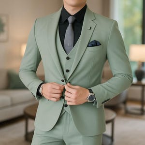 Light Green 3-Piece Suit: Elegant Groom & Groomsmen Wedding Outfit