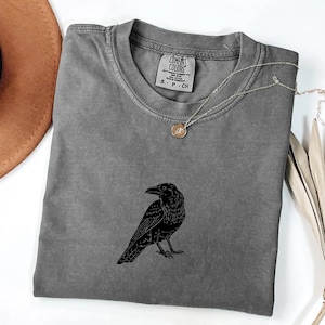 Camiseta Comfort Colors Vintage Crow Lover: Manga corta y larga, Camiseta Black Raven, Camiseta gótica oscura, Regalo, Camiseta de Halloween para mujer imagen 1