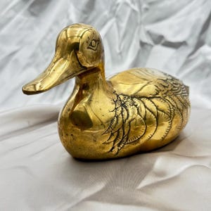 Vintage Brass Duck Figurine – Etched Details – Mid Century Korean Brass Bird – Solid Brass Decor – Duck Decor  – 1960s Brass Animal