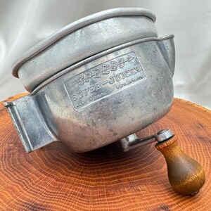 Vintage Aluminum Juicer - Etsy