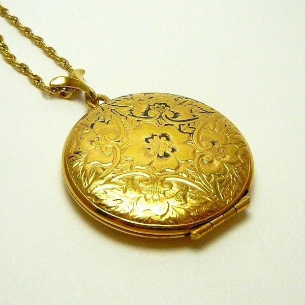 Large Vintage 12k Gold Filled Round Picture Locket on long Chain