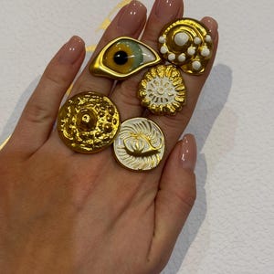 Schiaparelli set of 6 Brooch buttons Vintage Unsigned Schiaparelli blue AB rhinestone Gold tone  main image 4