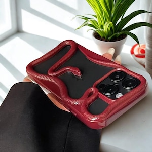 Luxe iPhone-hoesje met slangenpatroon – transparante geplateerde hoes voor iPhone 16 Pro Max, 15, 14, 13, 12, 11 – chic en stijlvol ontwerp