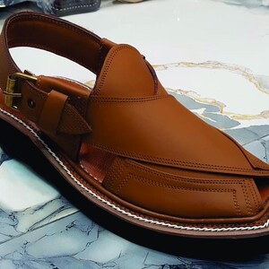 プレミアム ブラック マット レザー Kaptaan Chappal