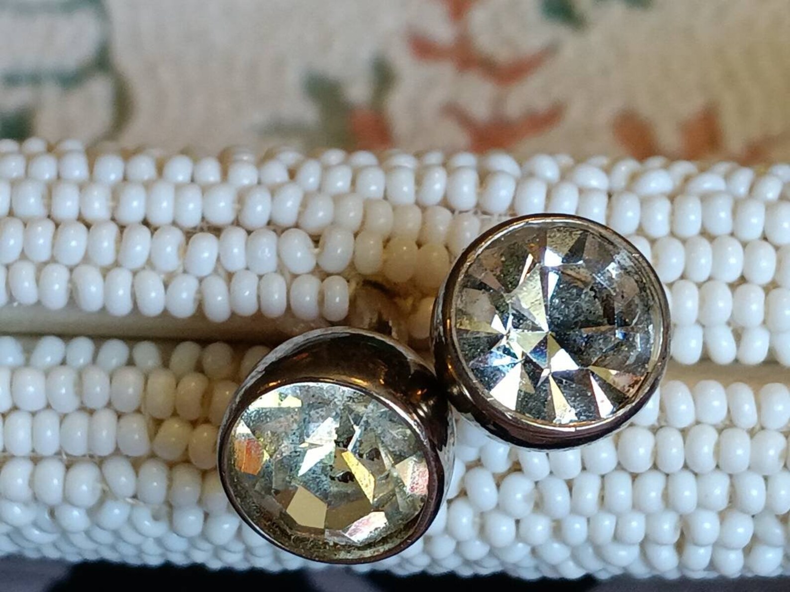 SMALL CANVAS CLUTCH ADORNED IN ALEXANDRIA