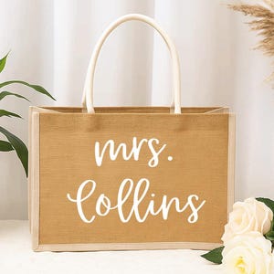 Personalized Jute Bag, Bridesmaid Gift Bag, Monogram Beach Tote Bag, Bachelorette Party Bag, Wedding Bag, Bridesmaid Beach Bag, Burlap Bag