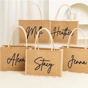 Personalized Bridesmaid Jute Tote Bags, Bridesmaid Gift bags, Bridesmaid Beach Bag, Bridesmaid Gifts, Wedding Tote Bags, Bridal Party Gifts