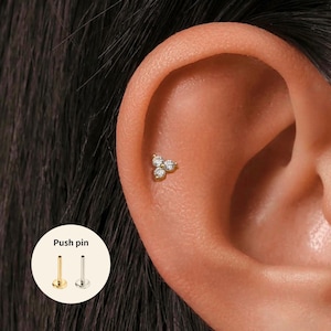 Draadloze titanium bloemstekker met platte achterkant • Handgemaakte 20G/18G/16G pushpin-oorbel • Goudzilver • Helix tragusschelp neuspiercing