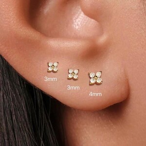 20G/18G/16G Flower Stud Push Pin Labret • Threadless Flat Back Earring • Tragus • Flat Back Stud • Helix Stud • Cartilage • Nose Piercing