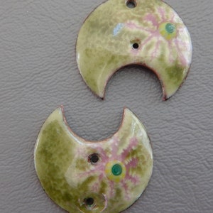 Jewelry Findings Fat Hanging Crescents Centered 2 hole version 2021 F-073