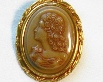 Antique Czech 30s Lady Cameo Bohemia Glass Brooch Pin:  Left Facing