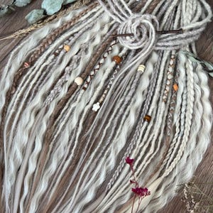 Handmade Crochet Synthetic Dreads – Ash Blonde Brown Faux Loc Extensions – SE/DE Wavy Dreadlocks – Boho Festival Hair