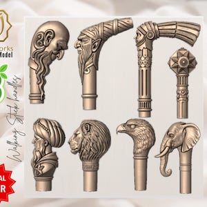 Pu&ograve; includere: Una collezione di otto modelli digitali 3D di manici per bastoni da passeggio. I manici presentano intagli dettagliati di varie figure, tra cui un uomo barbuto, un leone, un'aquila e un elefante. L'immagine include il testo "AyatArtworks 3D Digital Model" e "Walking Stick Handles".