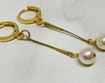 Unique Earrings Gold Tone with Pearl drop * Super Delicare Feminine * Jewelry * All occasion day to night dressy casual * Perfect gift