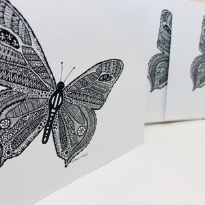 Vlindernotitiekaarten - zwart en wit - pen en inkt - originele kunst van Dawn Kowal - Alle gelegenheidskaart - blanco van binnen - klaar om te verzenden