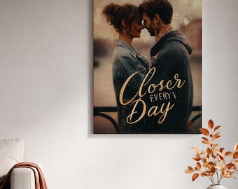Ingelijst canvas wanddecoratie, citaat "Kom elke dag dichterbij", ingelijst canvas kunstwerk, romantische decoratie voor stellen, lieve illustratie van geliefden, hartverwarmend cadeau-idee