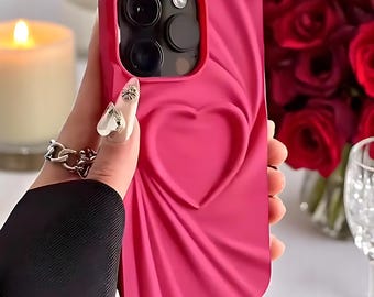 Funda para iPhone con corazón 3D: silicona mate suave, diseño geométrico