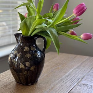 Steve Abee NC Pottery Dogwood Pitcher – Signed Folk Art Vase – Hand-Glazed Studio Pottery Jug from Lenoir North Carolina