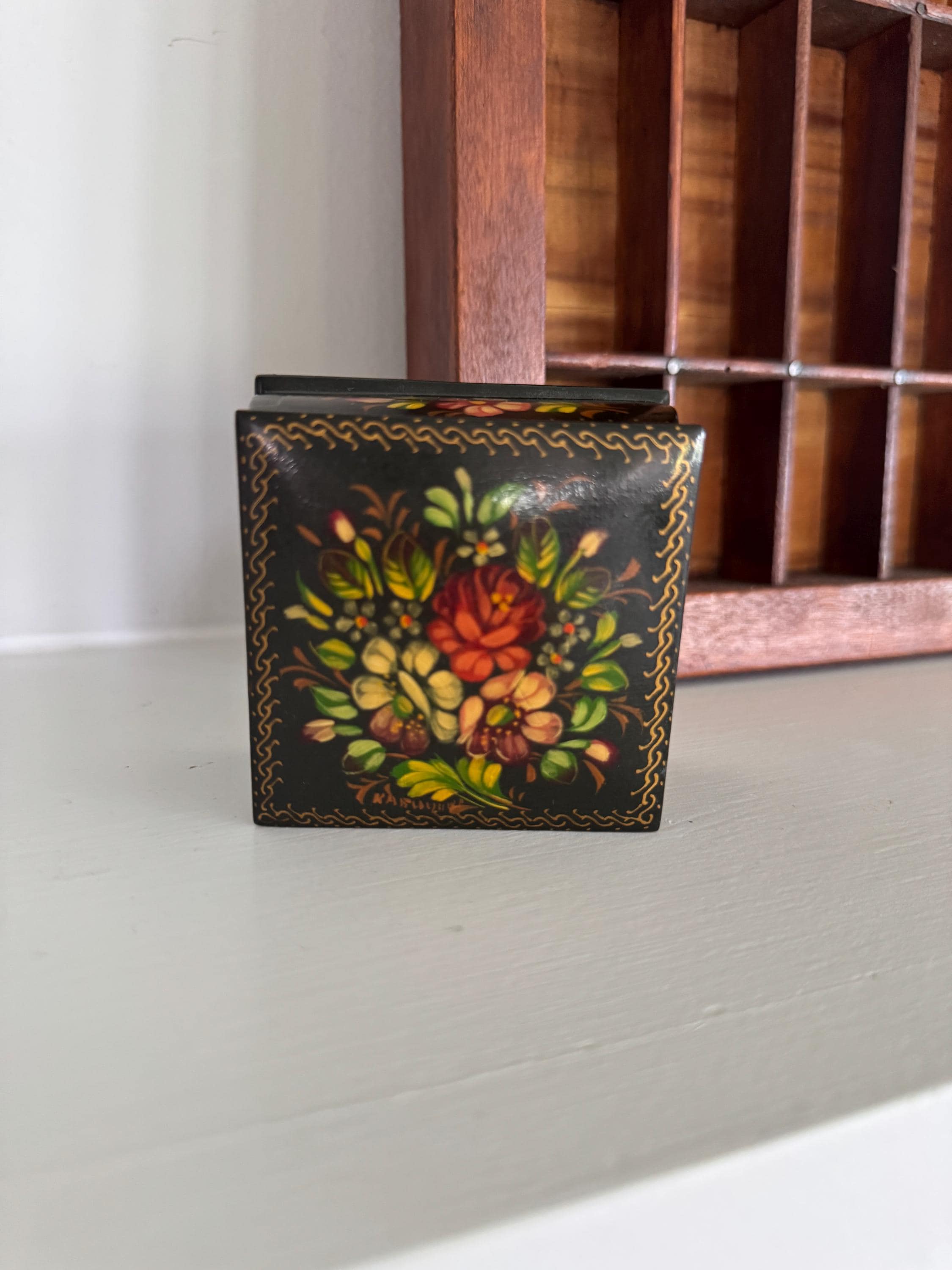 洋書 Russian Lacquered Miniatures Vintage Russian Lacquer Box, Miniature Hand Painted Box