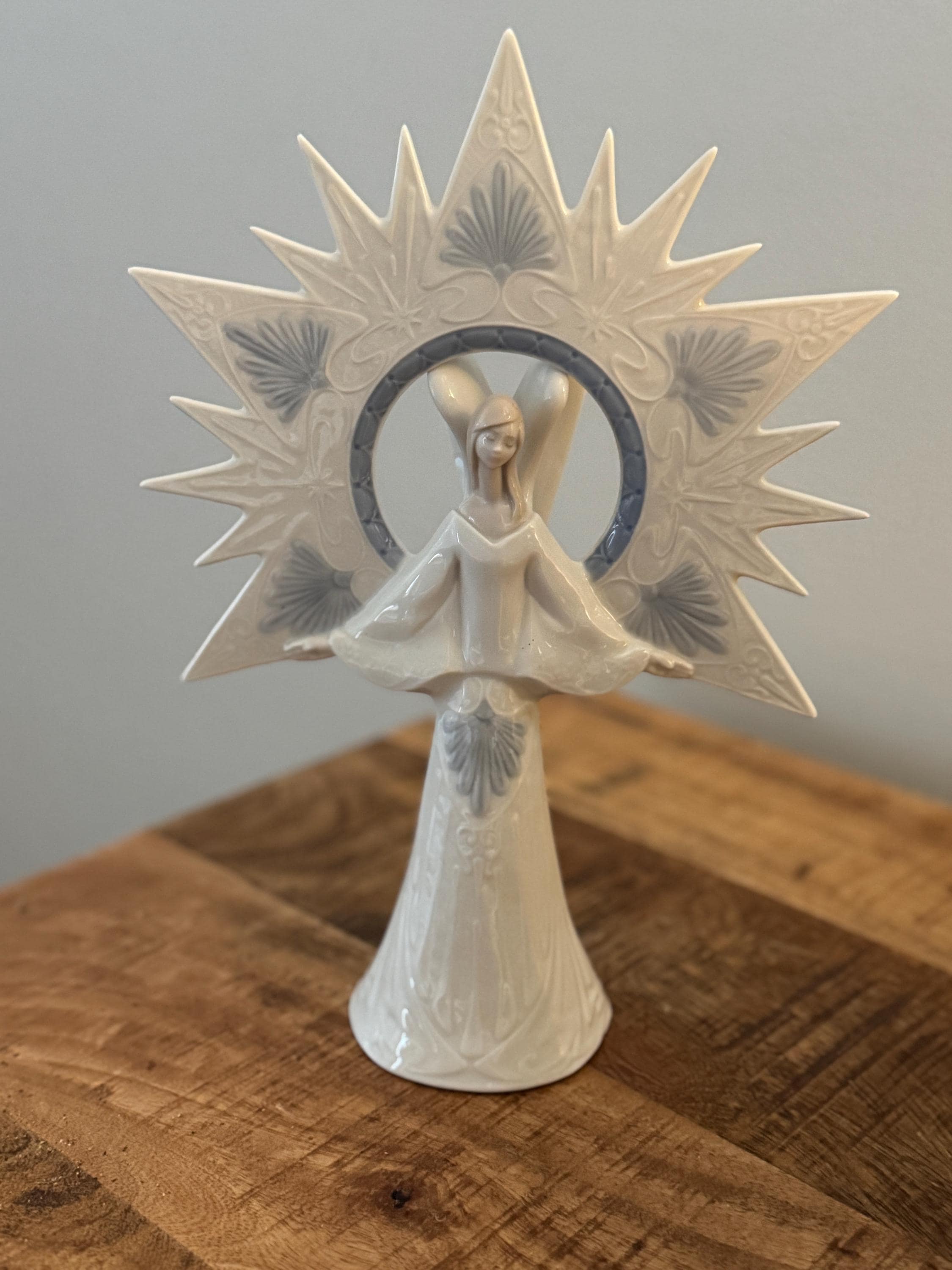 Vintage Lladro Angel of Light #6501 Porcelain Tree Topper