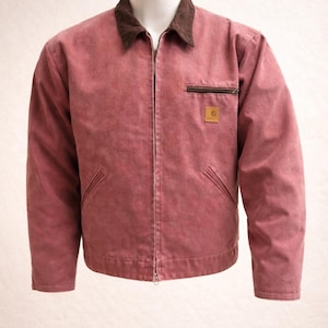 Giacca Carhartt Detroit vintage rielaborata: abbigliamento da lavoro riciclato rosso bordeaux