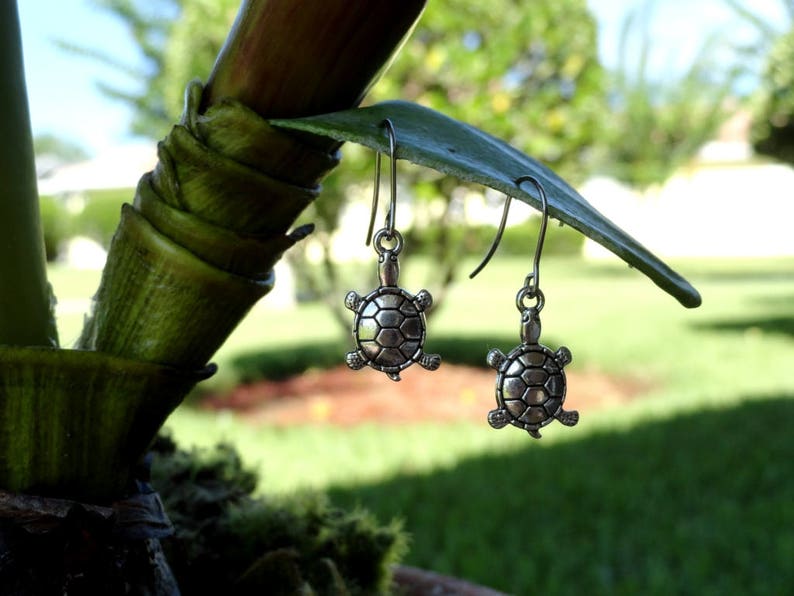 Terrific turtle earrings Style 278 image 4