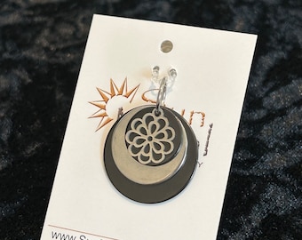 Flower power silver and black stainless steel pendant (Style #1510)