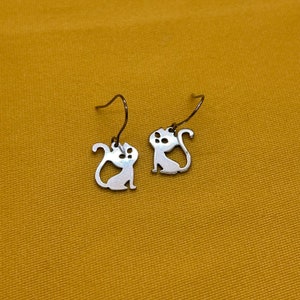 Itty bitty pretty kitty silver earrings Style 275 image 1