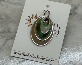 Ovalicious silver and green stainless steel and aluminum pendant (Style #1722)