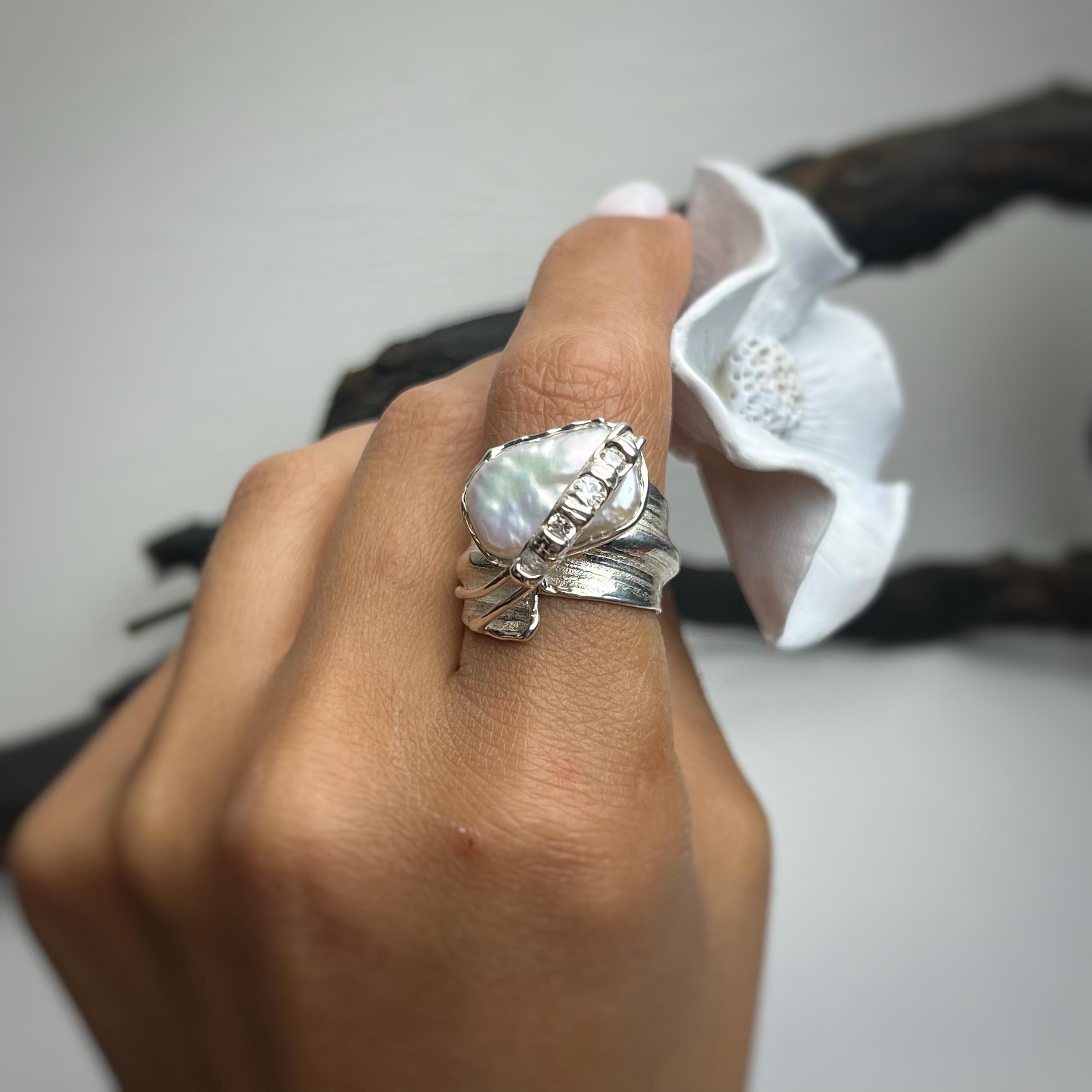 ハンドメイドのバロックパールリング：スターリングシルバー＆ジルコン