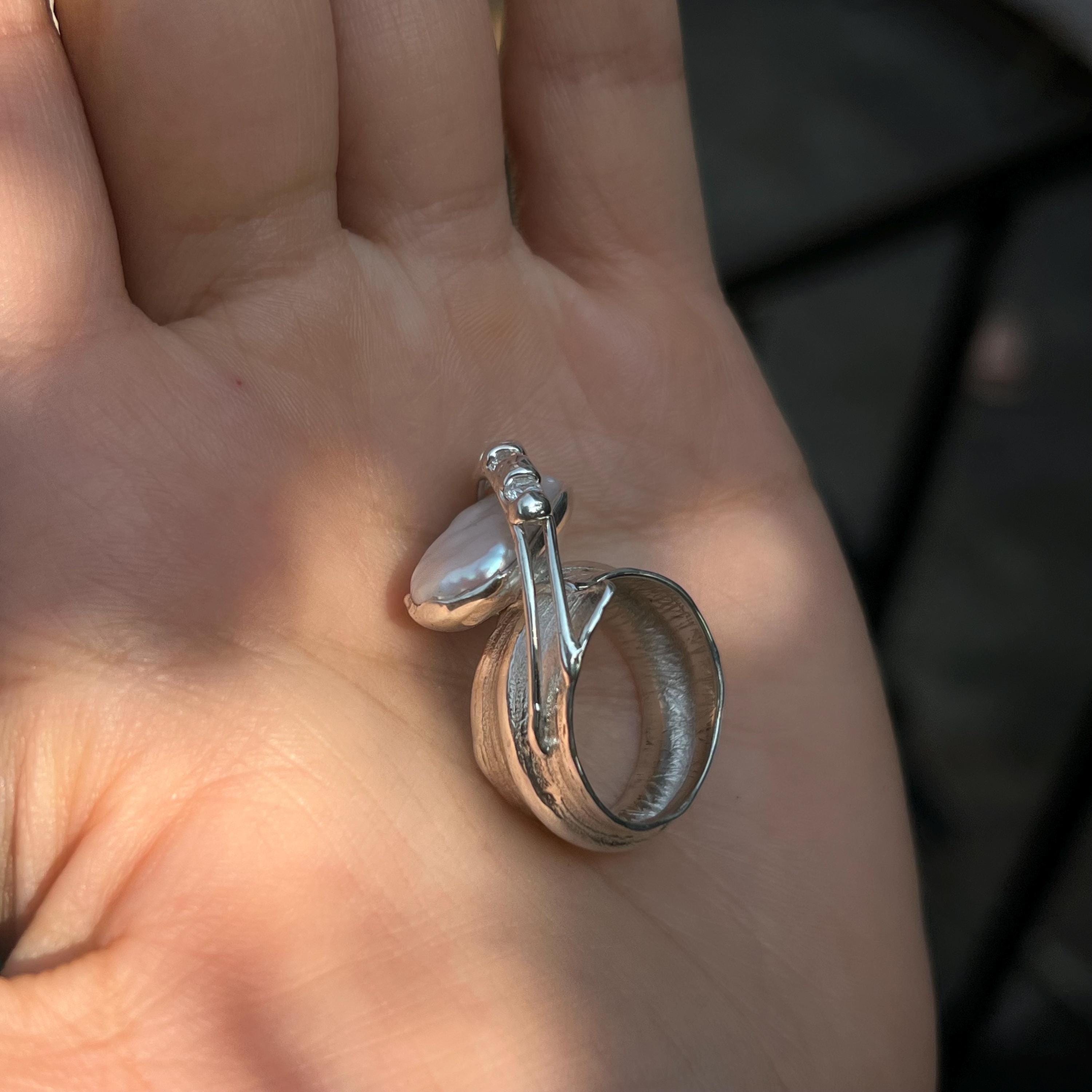 ハンドメイドのバロックパールリング：スターリングシルバー＆ジルコン