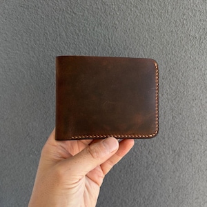 Handgemaakte slanke portemonnee van volnerf leer – minimalistische kaarthouder voor heren