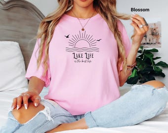 Lake Life T-Shirt, Relaxed Vintage Style Tee for Lake Lovers, Perfect for Summer Days, Gifts for Outdoors Enthusiasts, Casual Wear