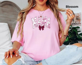 Mama T-Shirt, Perfect Gift for Moms, Mothers Day Apparel, Cute Mama T-Shirt, Coquette Bow T-Shirt, Vintage Floral Mama Shirt, Chic Mama Tee