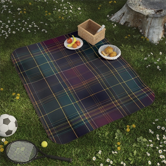 Tartan Picnic Blanket Waterproof Backing Outdoor Mat Large Family Beach Throw Portable Camping Travel Accessory Carrying Strap Fleece