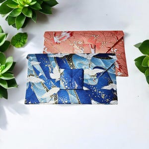 Lot de 2 petites enveloppes origami faites main, papier chiyogami japonais yuzen washi, contrastes or/argent, couleurs et motifs assortis, 11 x 7 cm