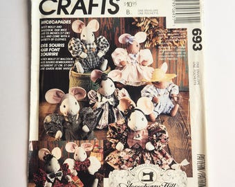 Vintage McCall's Crafts 5350/693, Sewing Pattern, Mouse Doll And Clothes, Gooseberry Hill