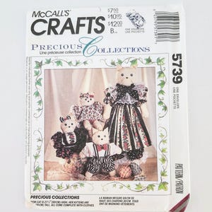 Uncut McCall&#39;s Crafts 5739, Family Of Cat Dolls, Mama Cat and Three Kittens With Clothes, Precious Collections, Vintage Sewing Pattern