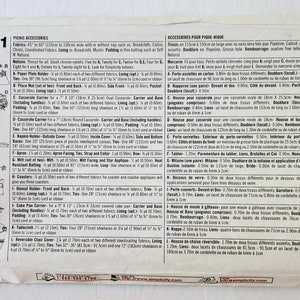 Puede incluir: Un patr&oacute;n de costura vintage para accesorios de picnic, que incluye un portaplatos de papel, manteles individuales, porta-cazuelas, servilletero, delantal, manopla, posavasos, portautensilios, portapa&ntilde;uelos para tartas, mantel y funda reversible para silla. Incluye instrucciones detalladas.