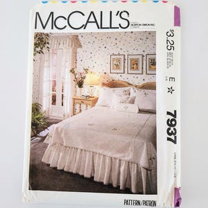 Uncut McCall&#39;s 604 7937, Bedroom Package, Bed Cover Pillow Sham Dust Ruffle Curtain Valance Neckroll Pillow Cover, Vintage Sewing Pattern