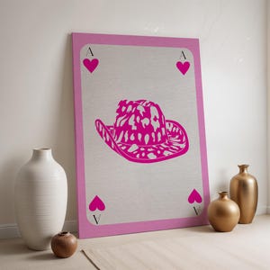 Quadro su tela con cappello da cowgirl, stampa di carte da gioco con cuore rosa, poster glamour western, decorazione di moda con cornice, elegante design su tela con ragazza da rodeo