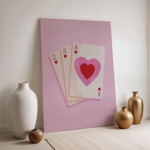 Tela con carte da gioco a forma di cuore, decorazione da parete con poker d'amore rosa, graziosa decorazione per San Valentino, poster romantico incorniciato, stampa di carte estetiche per sala giochi