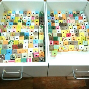 Colore della miscela assemblato (casuale) = 20 pezzi 3D mini casa ghirlanda di carta decorazione del villaggio