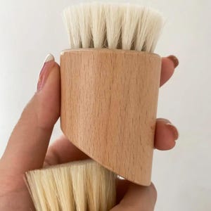 Plastic Free Face Brush with Natural Bristles