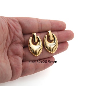 18K Gold Filled Oval Stud Earrings,Dainty Earrings,Everyday Earrings,Handmade Earrings