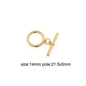 May include: Gold-toned metal toggle clasp with a 14 mm ring and a 21.5 x 5 mm bar. The clasp is used for jewellery making and crafting.