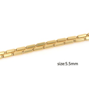 Könnte beinhalten: Eine goldene Kettenkette mit einem Gliederkettenmuster. Die Kette ist 5,5 mm breit.