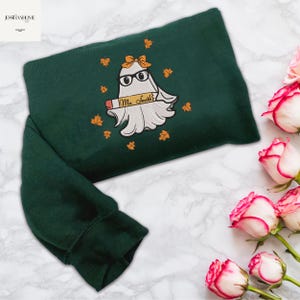 Besticktes Herbst Geist Lehrer Sweatshirt, Herbst Halloween Geschenk für sie, Herbst Geist Shirt, Herbst Halloween Geschenk für sie